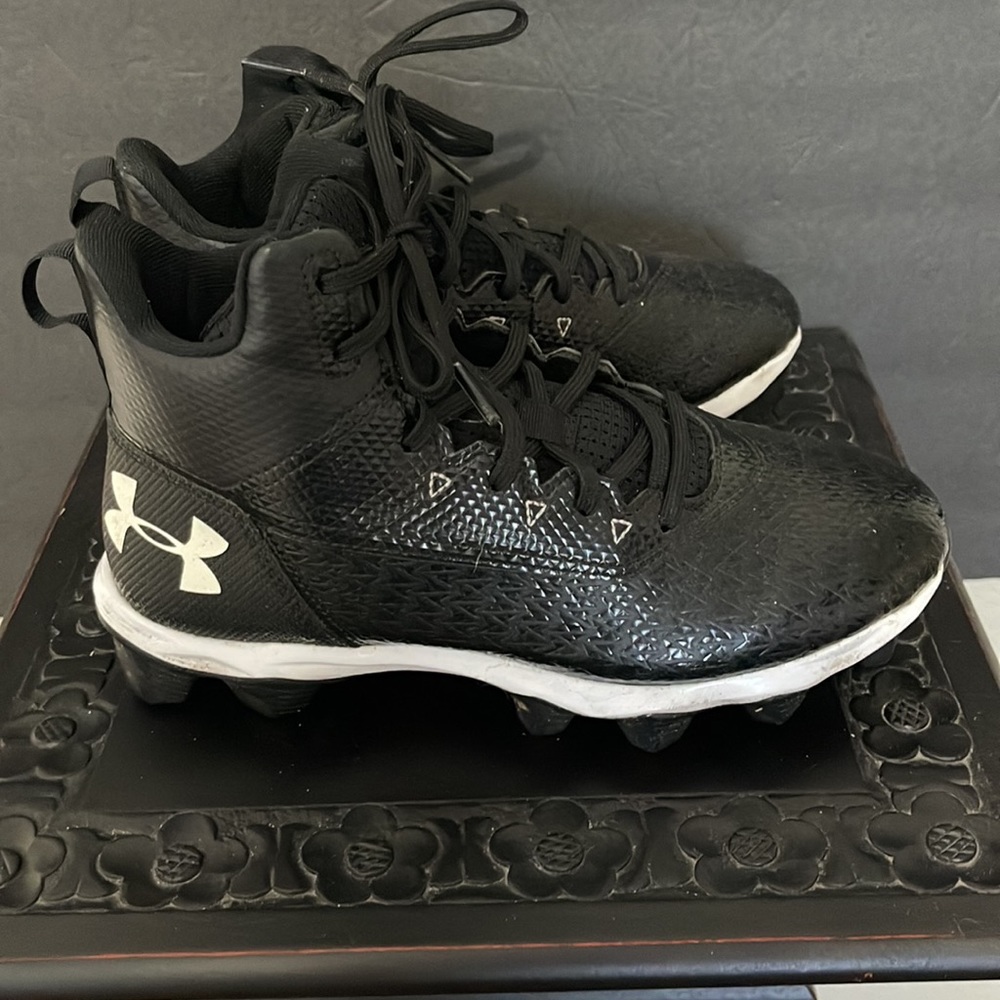 INDER ARMOUR BOYS ATHLETIC CLEATS - Picture 11 of 11